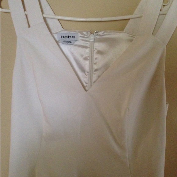 🌺Knee white dress,classic -sexy -timeless🌺 - Picture 2 of 2